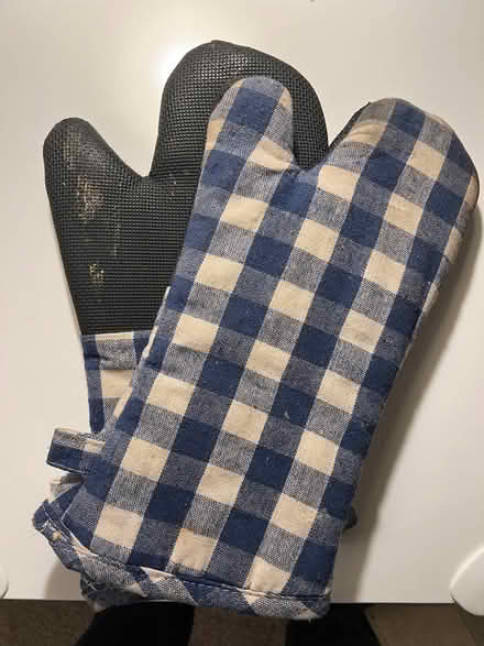Photo of free Cuisinart Oven Gloves (CV3 Cheylesmore) #2