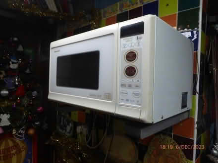 Photo of free Sharp Microwave Oven (Sheringham NR26) #4