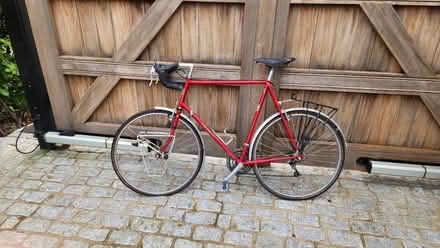 Photo of free Road bicycle (Ridgeway Dr & Ridgeway Rd) #2