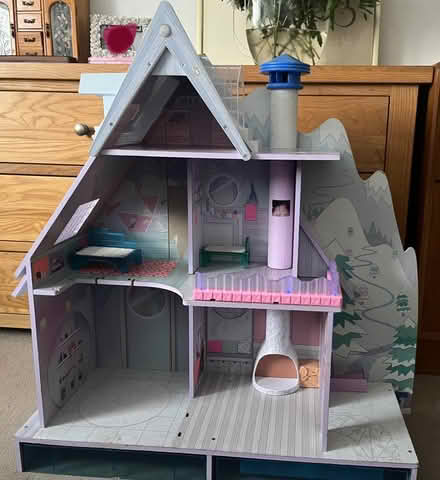 Photo of free Dolls house (Raynes Park SW20) #2