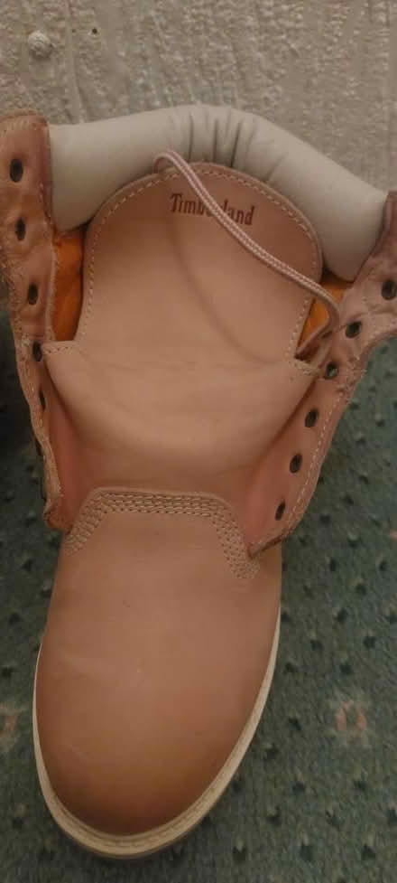 Photo of free Timberland size 6 half boot (New Addington) #2