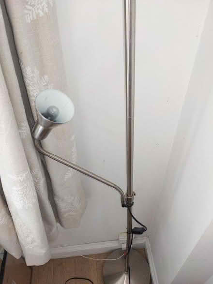 Photo of free Floor lamp (Whitchurch-on-Thames RG8) #4