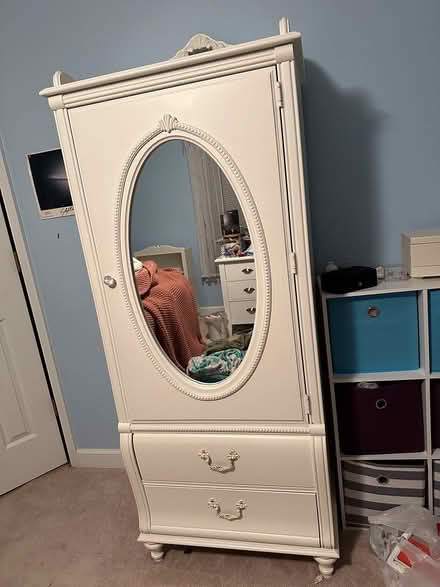 Photo of free Bedroom furniture (Forest Lakes) #1