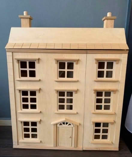 Photo of free Wooden dolls House (Birmingham Tyseley B11) #1