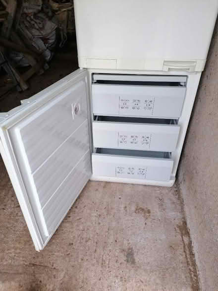 Photo of free Bosch fridge freezer (Woodbrook HR5) #4
