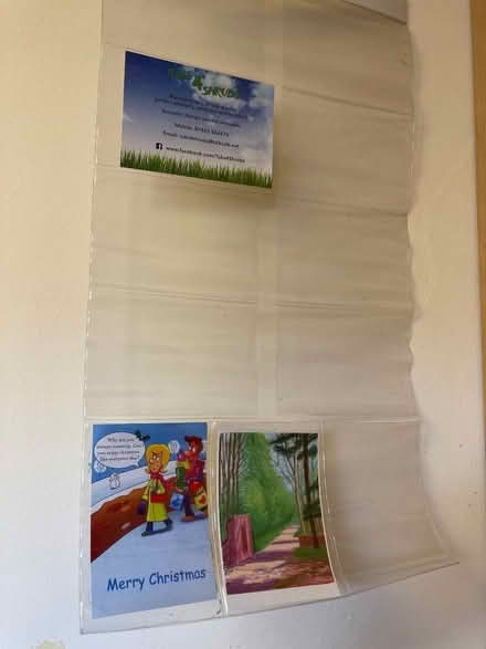 Photo of free Picture pockets hanging display (Leegomery TF1) #1