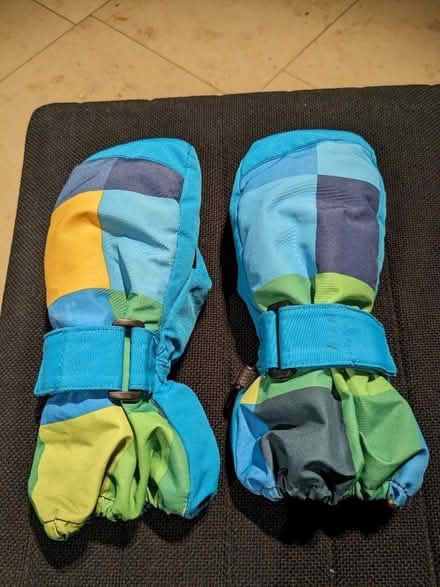 Photo of free Kid's mittens 7-8 yrs old (Springfield CM2) #2