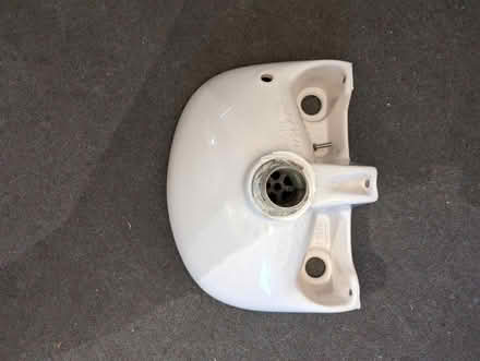 Photo of free Small wash basin white (HA6 Northwood) #2