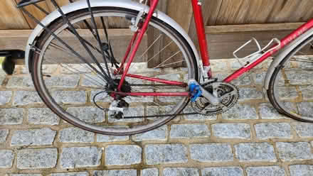 Photo of free Road bicycle (Ridgeway Dr & Ridgeway Rd) #3