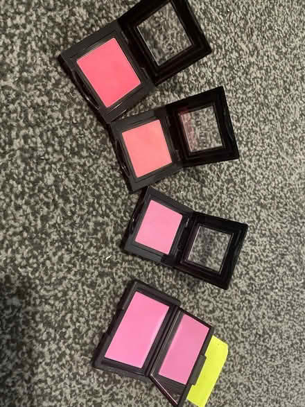 Photo of free 4 unused blushes Bobbi brown/ nars (CR7) #1