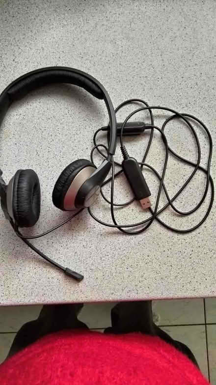 Photo of free Headset - Creative (Chalfont Common SL9) #1