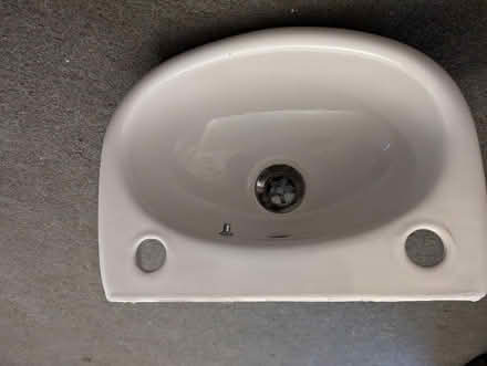Photo of free Small wash basin white (HA6 Northwood) #1