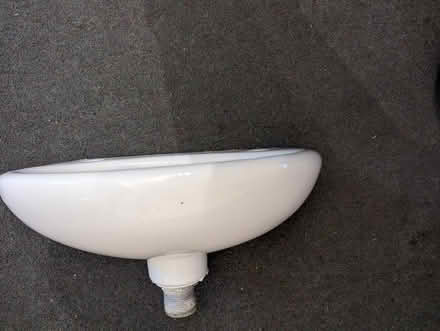 Photo of free Small wash basin white (HA6 Northwood) #3