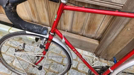 Photo of free Road bicycle (Ridgeway Dr & Ridgeway Rd) #1