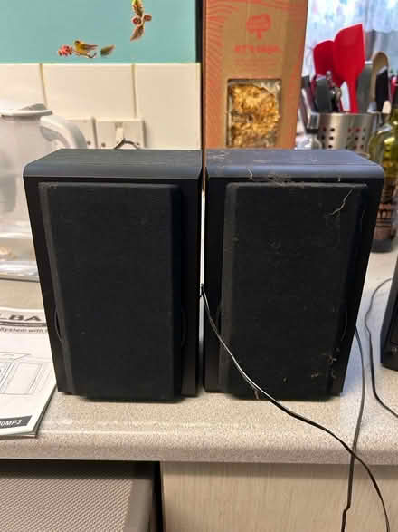 Photo of free Small hifi and speakers (DT4) #2