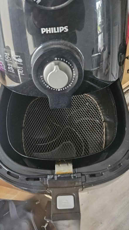 Photo of free Phillips airfryer (West Wittering PO20) #2