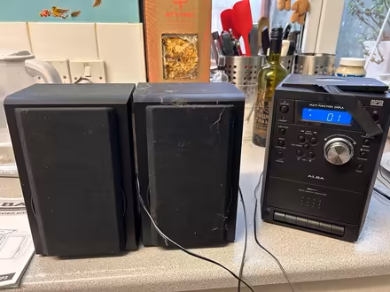 Photo of free Small hifi and speakers (DT4) #3