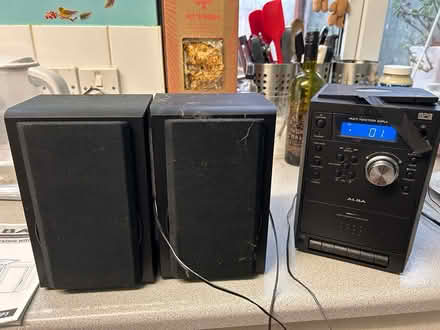 Photo of free Small hifi and speakers (DT4) #3