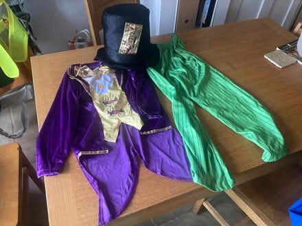 Photo of free Willy Wonka fancy dress outfit (Minchinhampton) #1