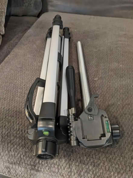 Photo of free Video camera tripod - needs fixing (77004) #1