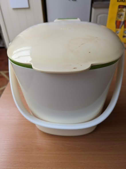 Photo of free Small compost caddy (Melbourn) #1