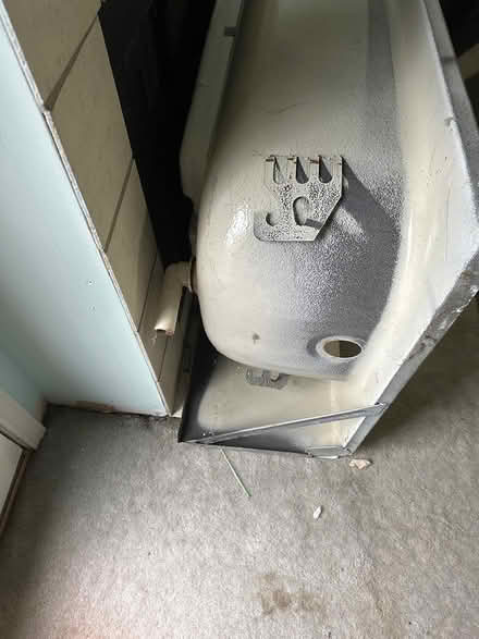 Photo of free Cast iron bathtub (Wyoming, OH) #3