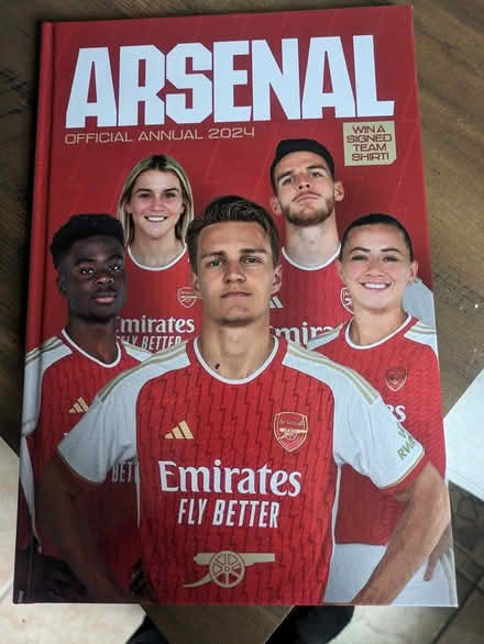 Photo of free Arsenal Official Annual 2024 (Hunt Club) #1