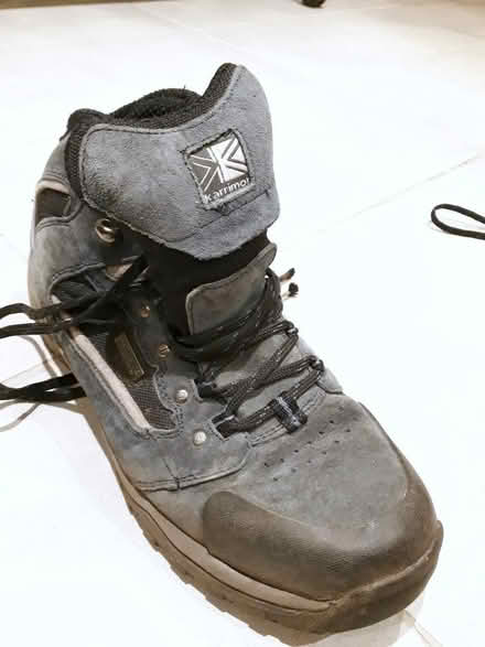 Photo of free Man's Hiking Boots with loose sole - for repair? (Leytonstone E11) #1