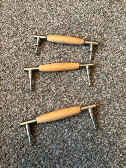 Photo of free 21 kitchen cupboard handles (Malvern link) #1