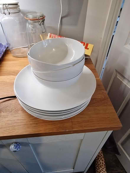 Photo of free Plates and dishes (BS16) #1