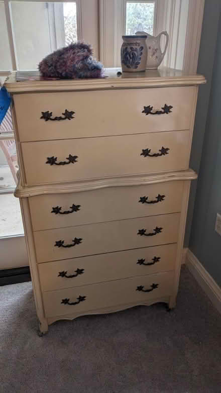 Photo of free lacquered chest of drawers (Downingtown) #2