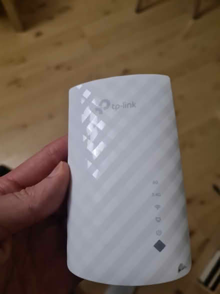 Photo of free TP-Link Wi-Fi Range Extender AC750 (Cotham BS6) #1