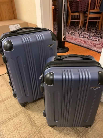 Photo of free 2 spinner hard side suitcases (Melrose (near Common)) #1
