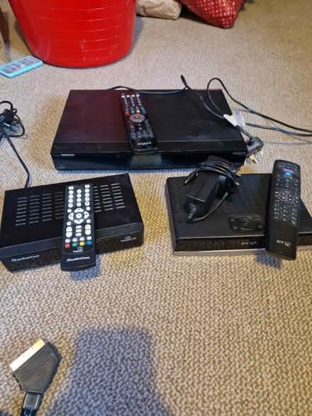 Photo of free DVD/Freeview/cables (Heddington SN11) #2