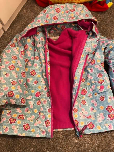 Photo of free Girls coat. Aged 3-4 (Heaton Chapel SK4) #1