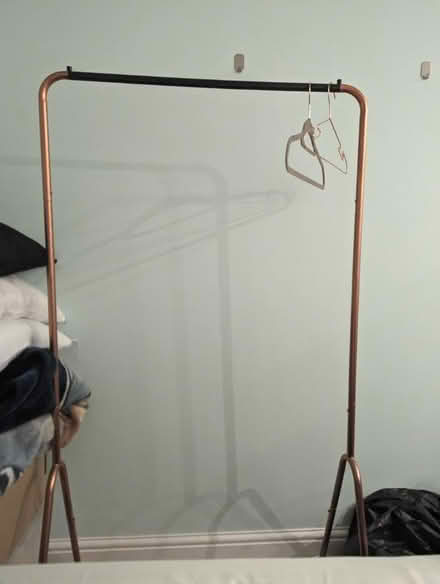 Photo of free Clothes hanging rail (IG5) #1