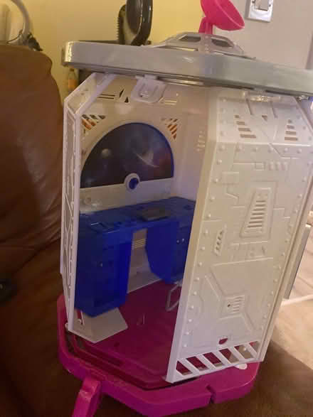 Photo of free Barbie space station (RG6) #3