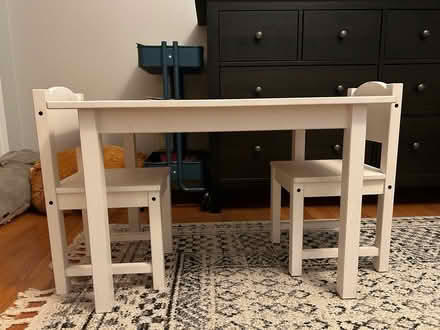 Photo of free Kids table and (2) chairs (Land Park) #1