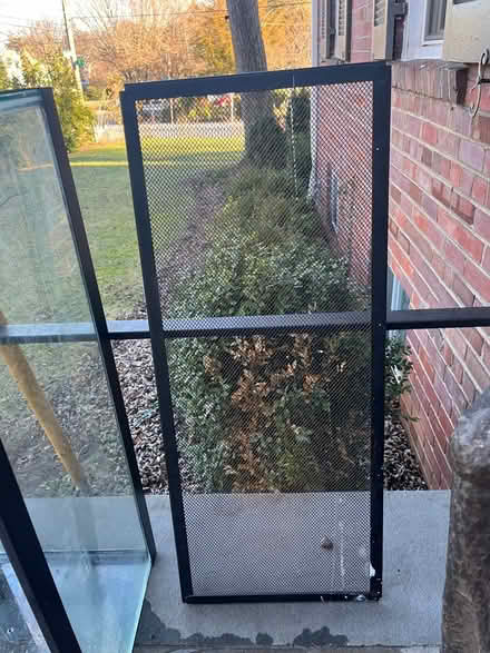 Photo of free 20 gallon tank with mesh cover (Chevy Chase DC) #3