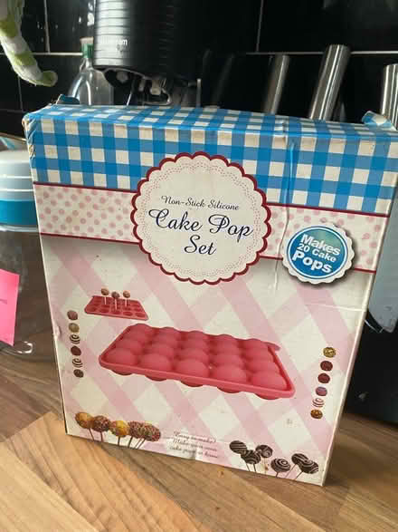 Photo of Cake pop set (Aldershot, GU12) #1
