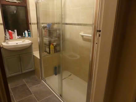 Photo of free shower cubicle (Sedgwick LA8) #2