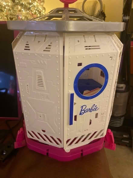 Photo of free Barbie space station (RG6) #2