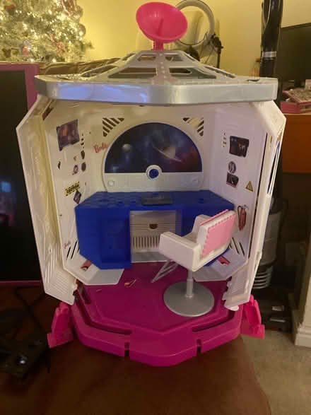 Photo of free Barbie space station (RG6) #1