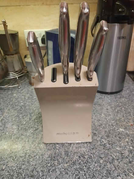 Photo of free Knife block with 4 knives (BN1 Fiveways) #1