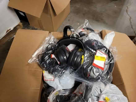 Photo of free headsets (East stroudsburg) #1