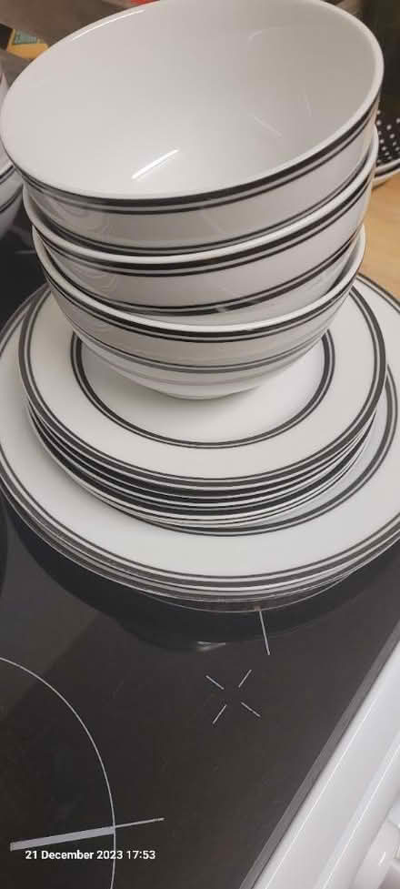 Photo of free Plates,bowls,saucers (E16) #1