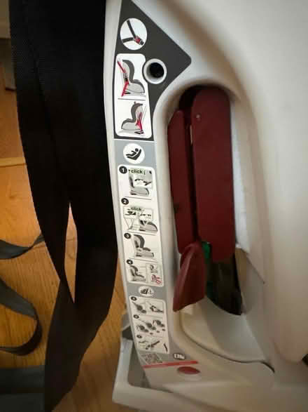 Photo of free Toddler car seat 9-18kg (Coney Hall BR4) #2
