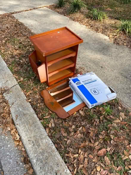 Photo of free side table, mirror, new toilet seat (NW Tallahassee near I-10) #1