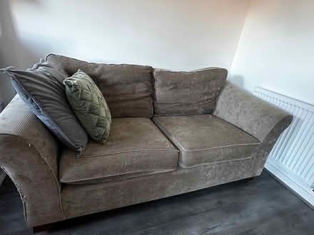 Photo of free sofa set (Knotty Ash L14) #1