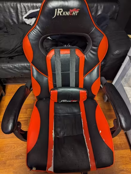 Photo of free Red/black gaming chair (East Dulwich SE22) #1